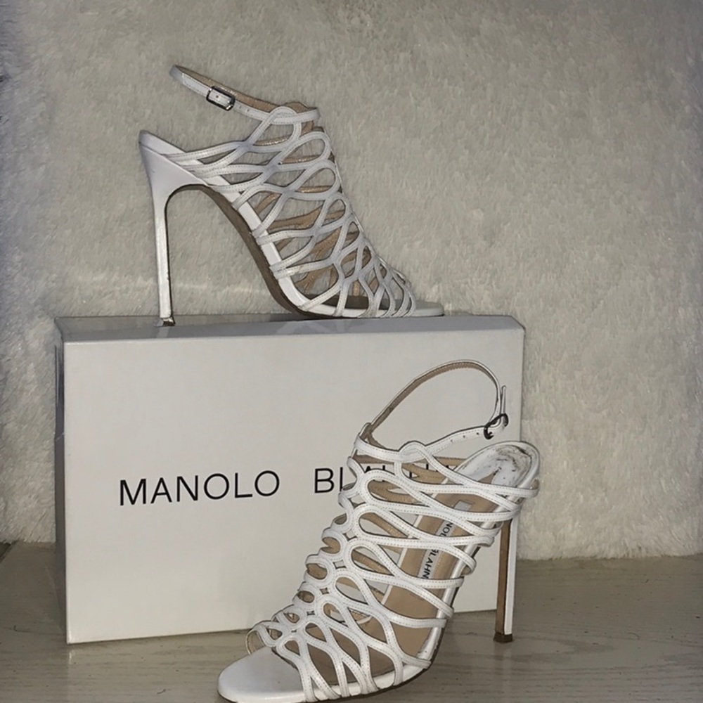 Manolo Blahnik White Leather lace strappy sandal.